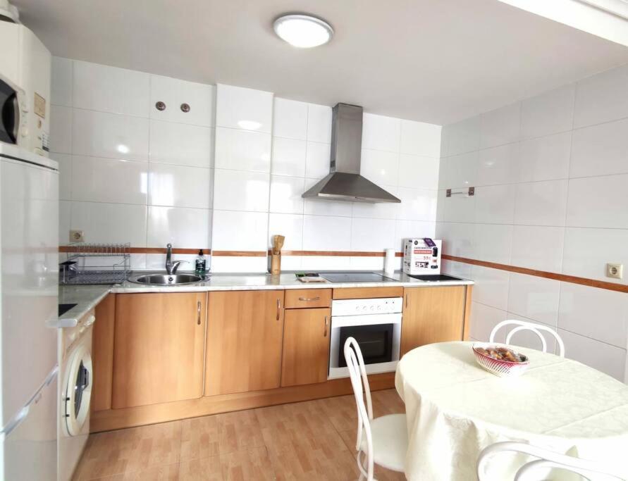 Apartamento La Emisora Ponferrada Bagian luar foto